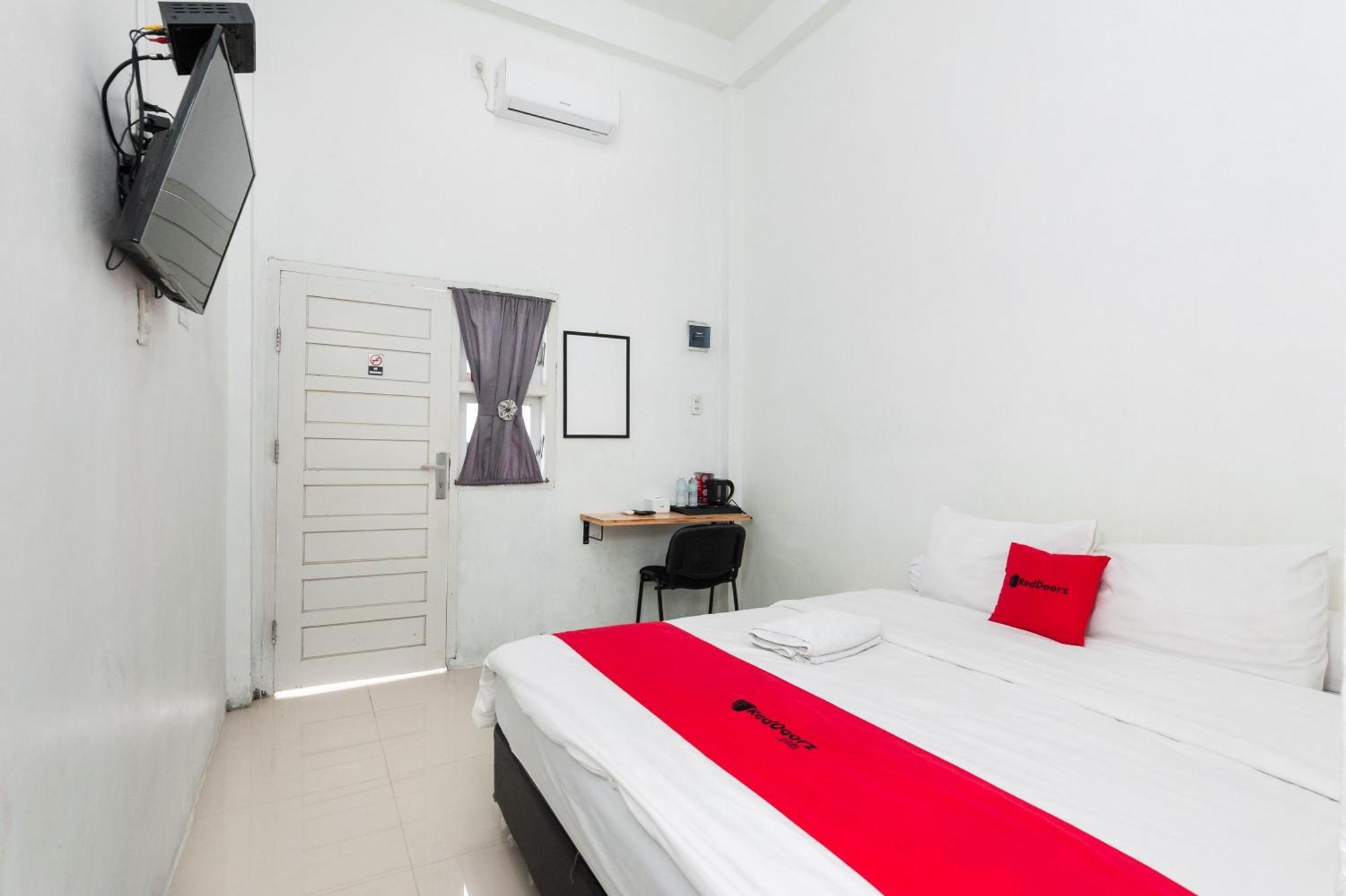 RedDoorz Syariah near RSUD Zainoel Abidin Banda Aceh Hotel Exterior foto
