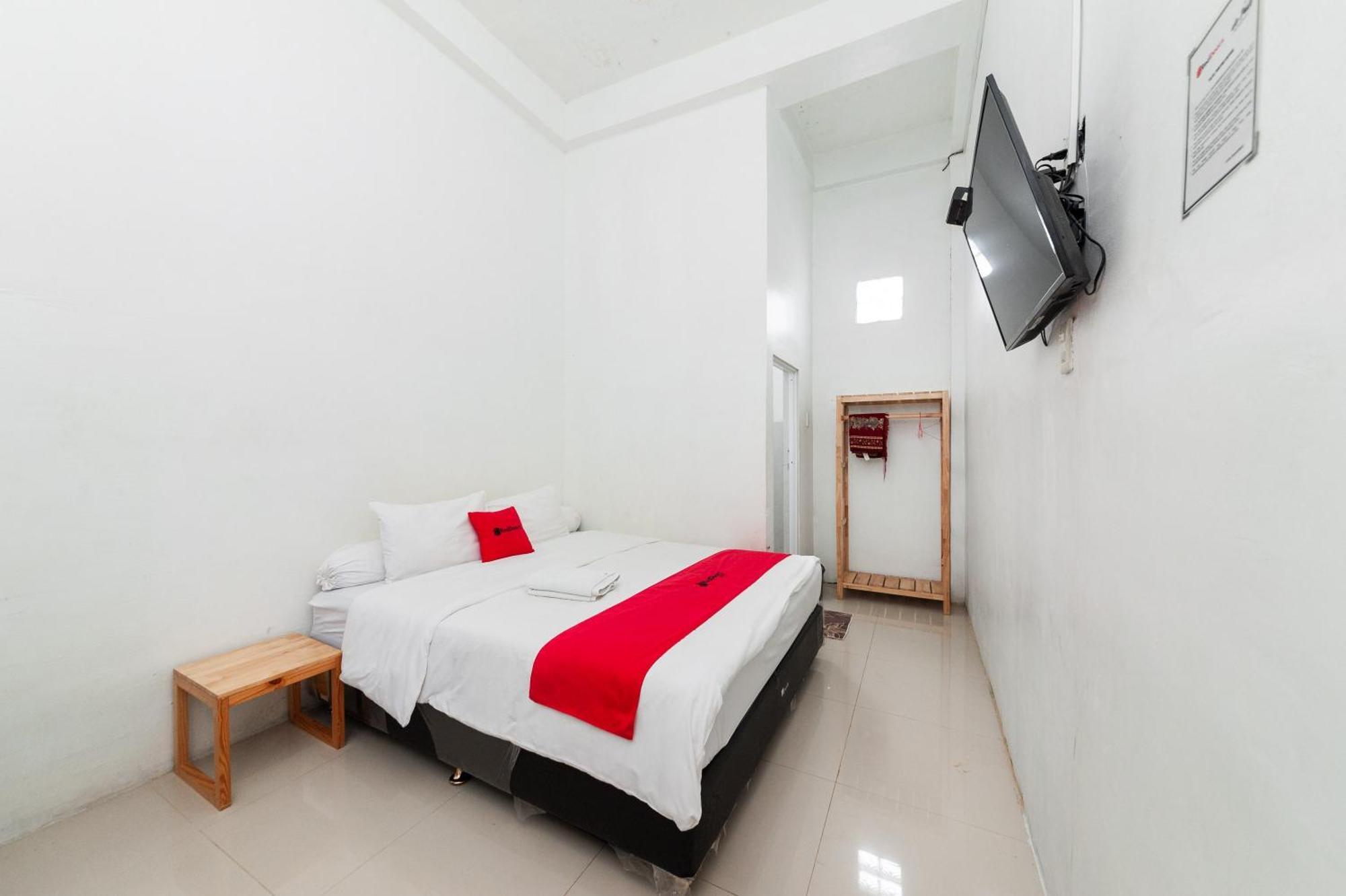 RedDoorz Syariah near RSUD Zainoel Abidin Banda Aceh Hotel Exterior foto